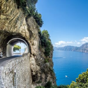 amalfi-coast-highway-GettyImages-524151707